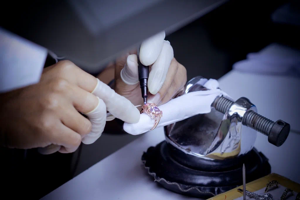 Scalable private label production – flexible manufacturing for small and large-scale orders